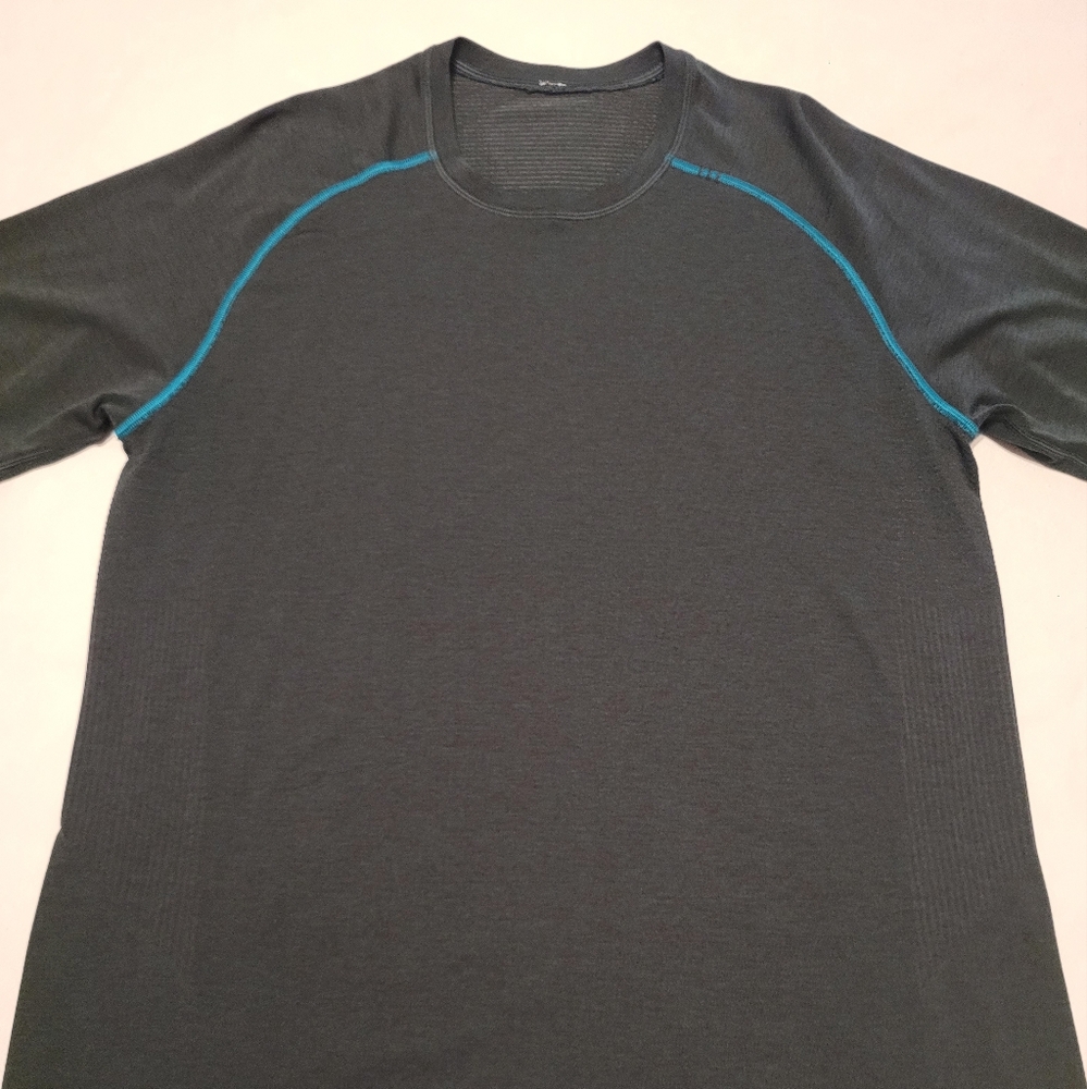 Lululemon Mens Metal Vent Tech Short Sleeve Shirt - Size Large - Dark Green